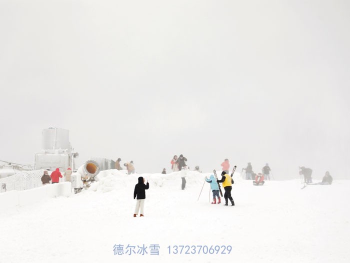 德爾冰雪-龍里油畫大草原滑雪場